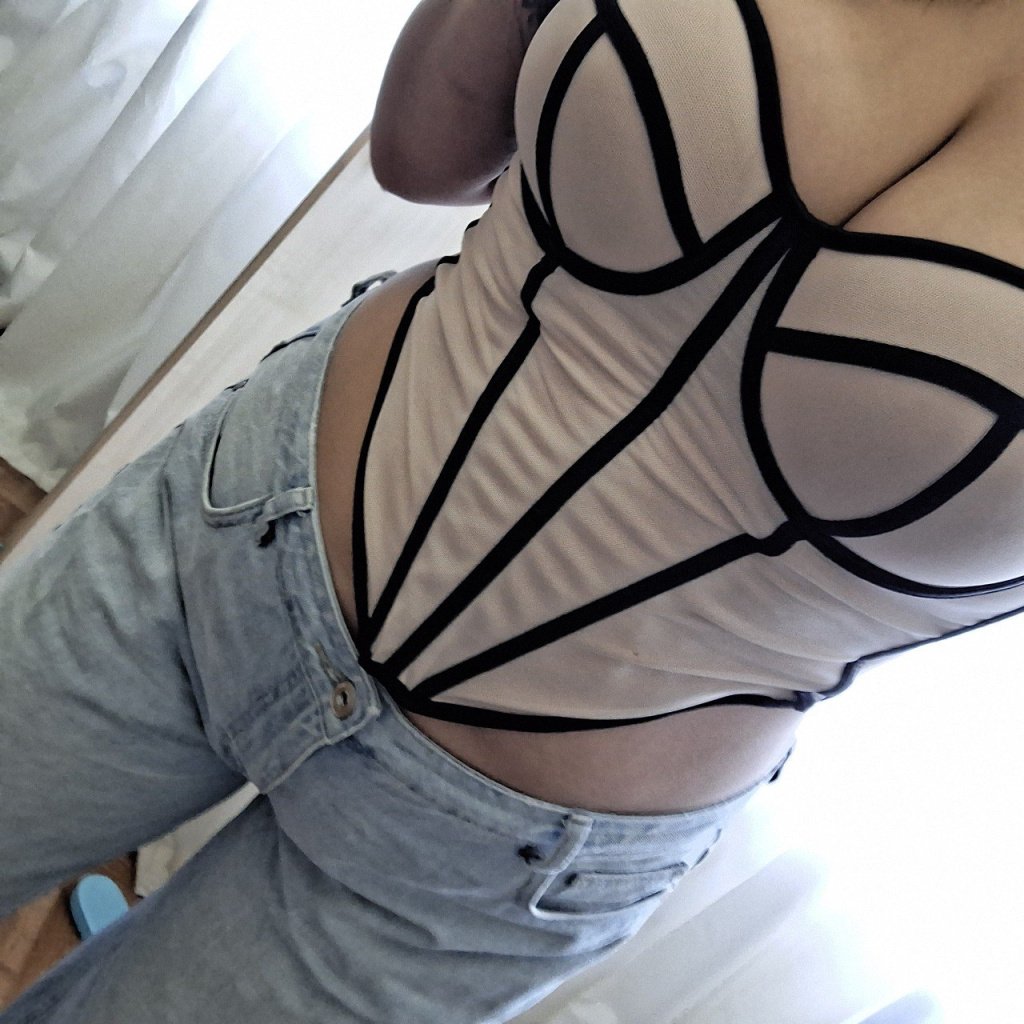 Адель: проститутки индивидуалки в Омске