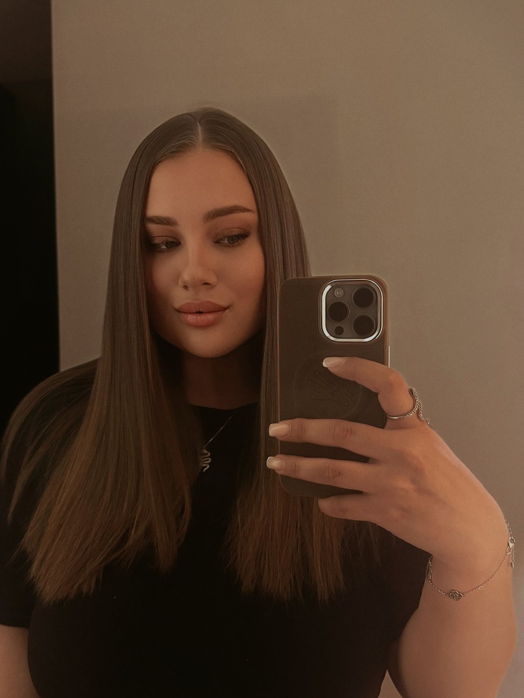 Элина: проститутки индивидуалки в Омске